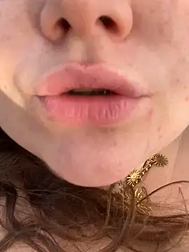 SummerHoney webcam