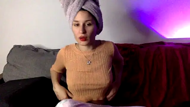 kendrafarq webcam