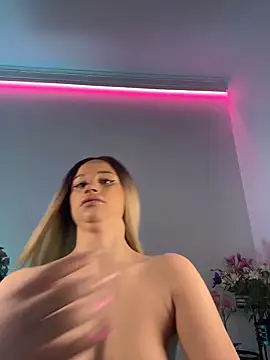 ScarletFlameee webcam