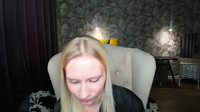 Elizabeth_Adams webcam