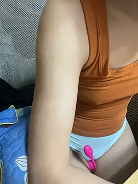 Mina048 webcam