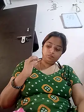 Trisha_71 webcam