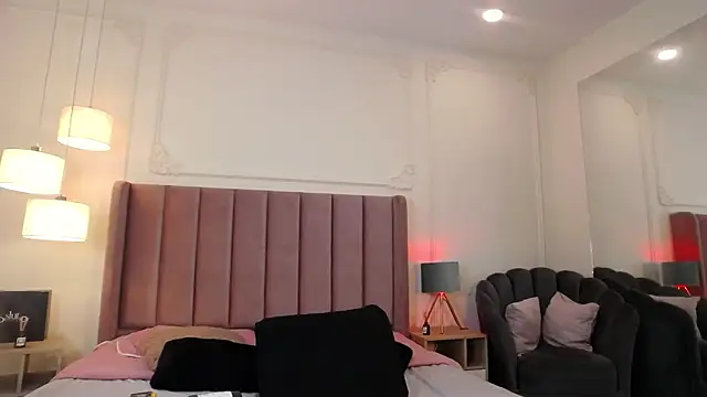 LiaTrainor webcam