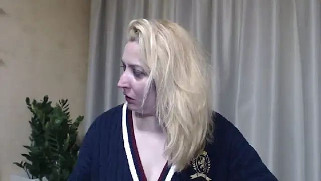 sweetpussy13 webcam