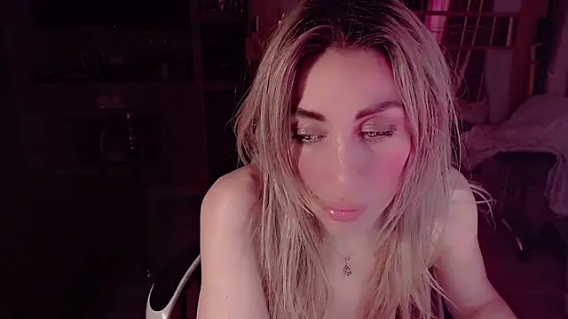 AnnieGOld_ webcam