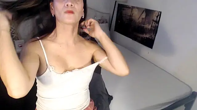 NinaDOM4CUM webcam