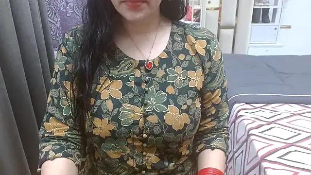Lovelywife786 webcam