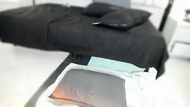 LilithBloom7 webcam