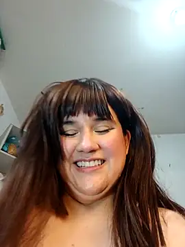 Webcam Model (ItsNaiixa) is live