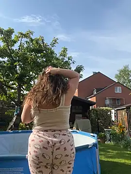 SummerHoney webcam