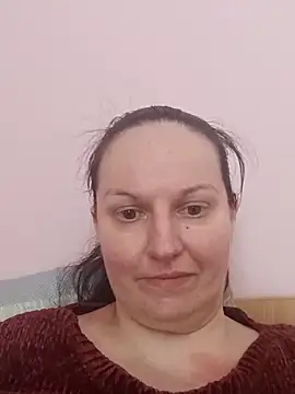 BustyLadyAlma webcam