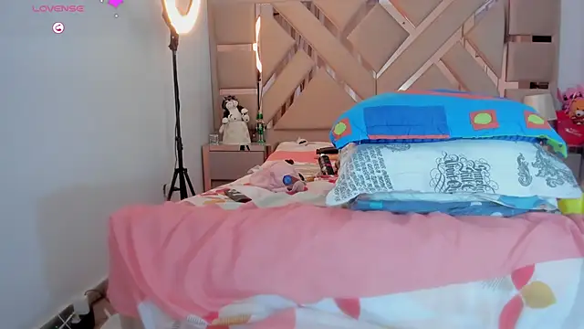 ashelydainii webcam