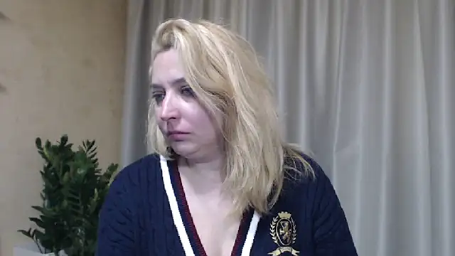 sweetpussy13 webcam