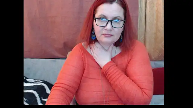 PlayfullMature webcam