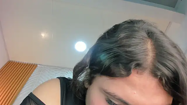 Eimy_Curvy webcam