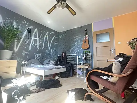 EmmaLyrica webcam