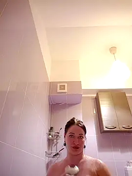 GoldenLunaa webcam