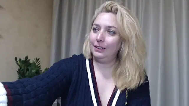 sweetpussy13 webcam