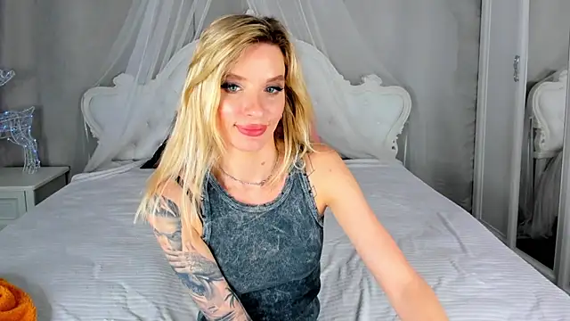 AlinaLovelyX webcam