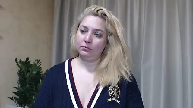 sweetpussy13 webcam