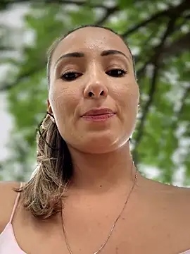 Wonder_Kari webcam
