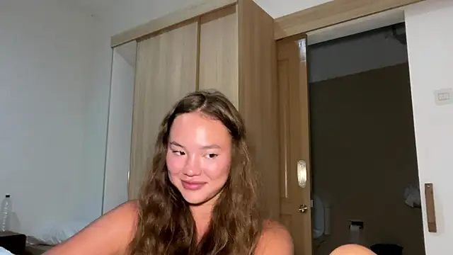 kamila_18_french webcam