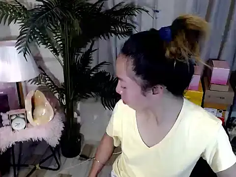 AsianTrixxx webcam