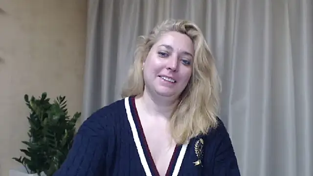 sweetpussy13 webcam