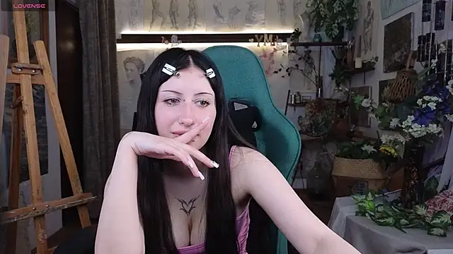 EffieMeowley webcam