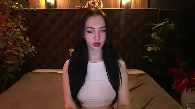 wildkittenx_ (F teen) - finger in pussy