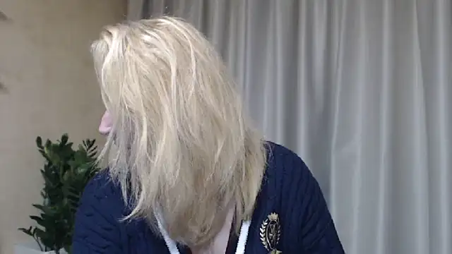 sweetpussy13 webcam