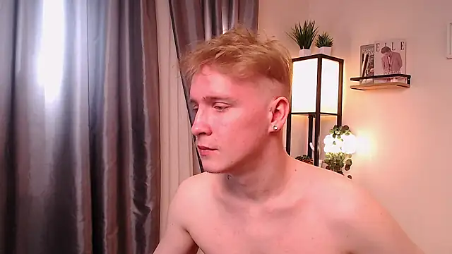 AlexxSweet webcam