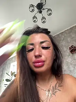 RuslanaXX webcam