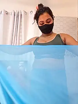 bristy- (F young) - Boobs olilng