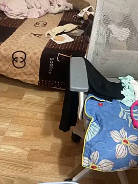 Mina048 webcam