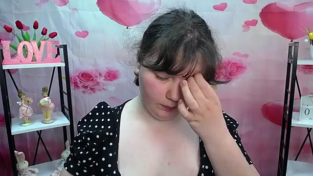 NeonilaLisova webcam