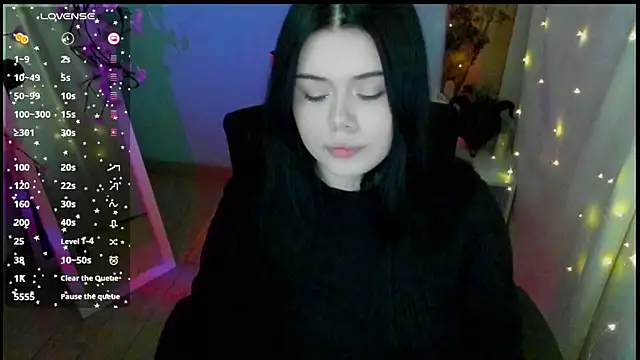 Mona_Esty webcam