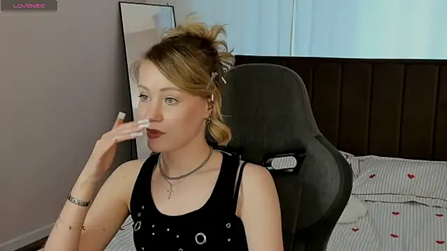 EvaHamilton webcam