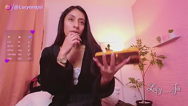Lucyanajoi webcam