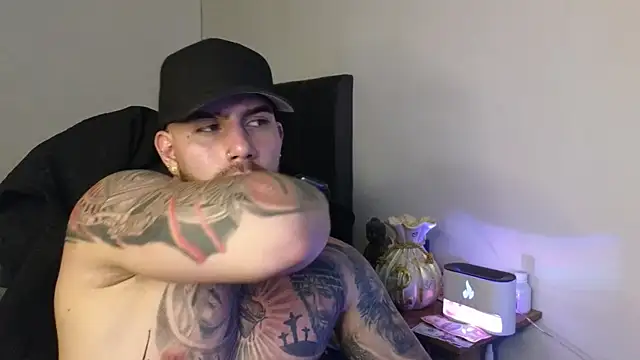 Ades_Lowe webcam