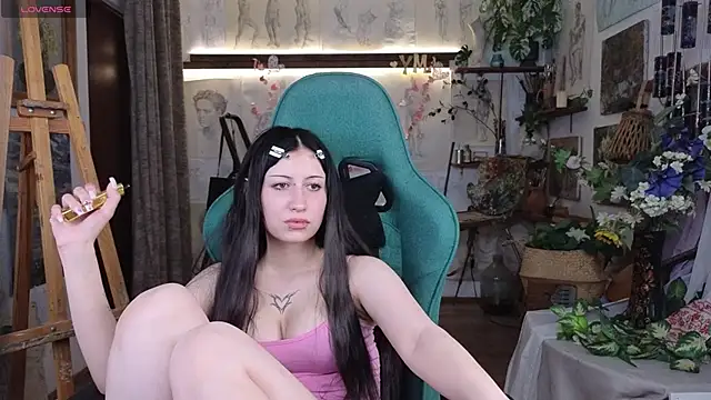 EffieMeowley webcam
