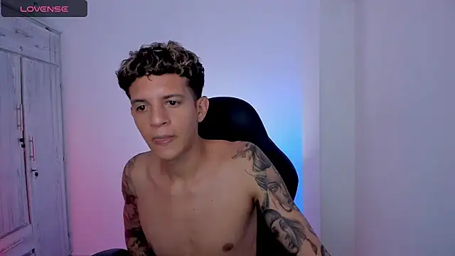 tylernova live sex cam