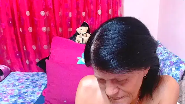SLUTTYROXY webcam