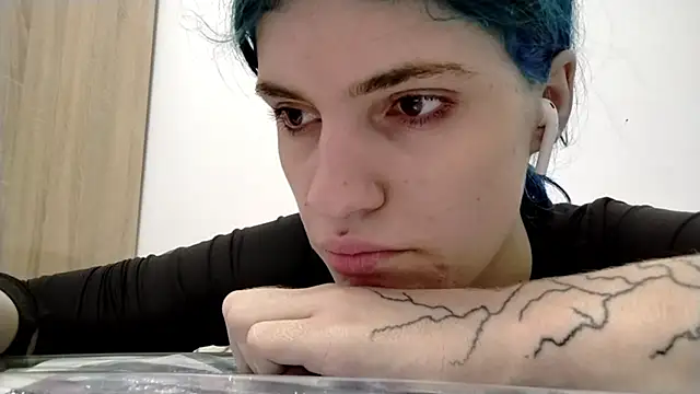GrungyWhimsy webcam