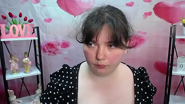 NeonilaLisova webcam