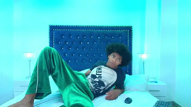 Cristal_and_luke webcam