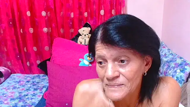 SLUTTYROXY webcam