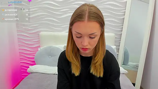 VirginOlly webcam