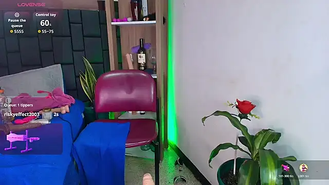 EllenaBoobs_ webcam