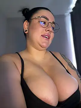SwittieKendra webcam